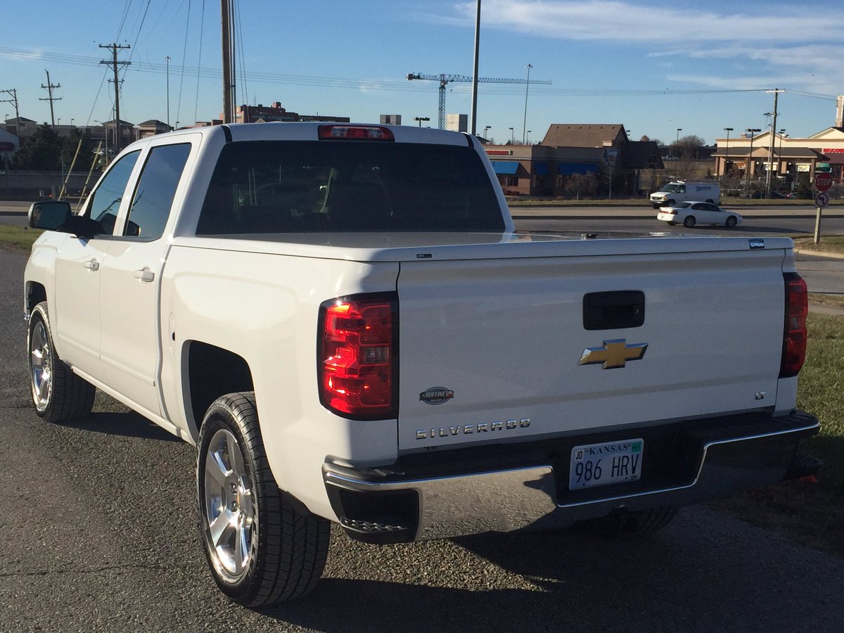 ATCTruckCovers's tweet photo. Check out the new and improved @ATCTruckCovers SRT tonneau cover! #F150 #FordTrucks #ChevyTrucks #TonneauCovers https://t.co/KA8mrIU0pJ