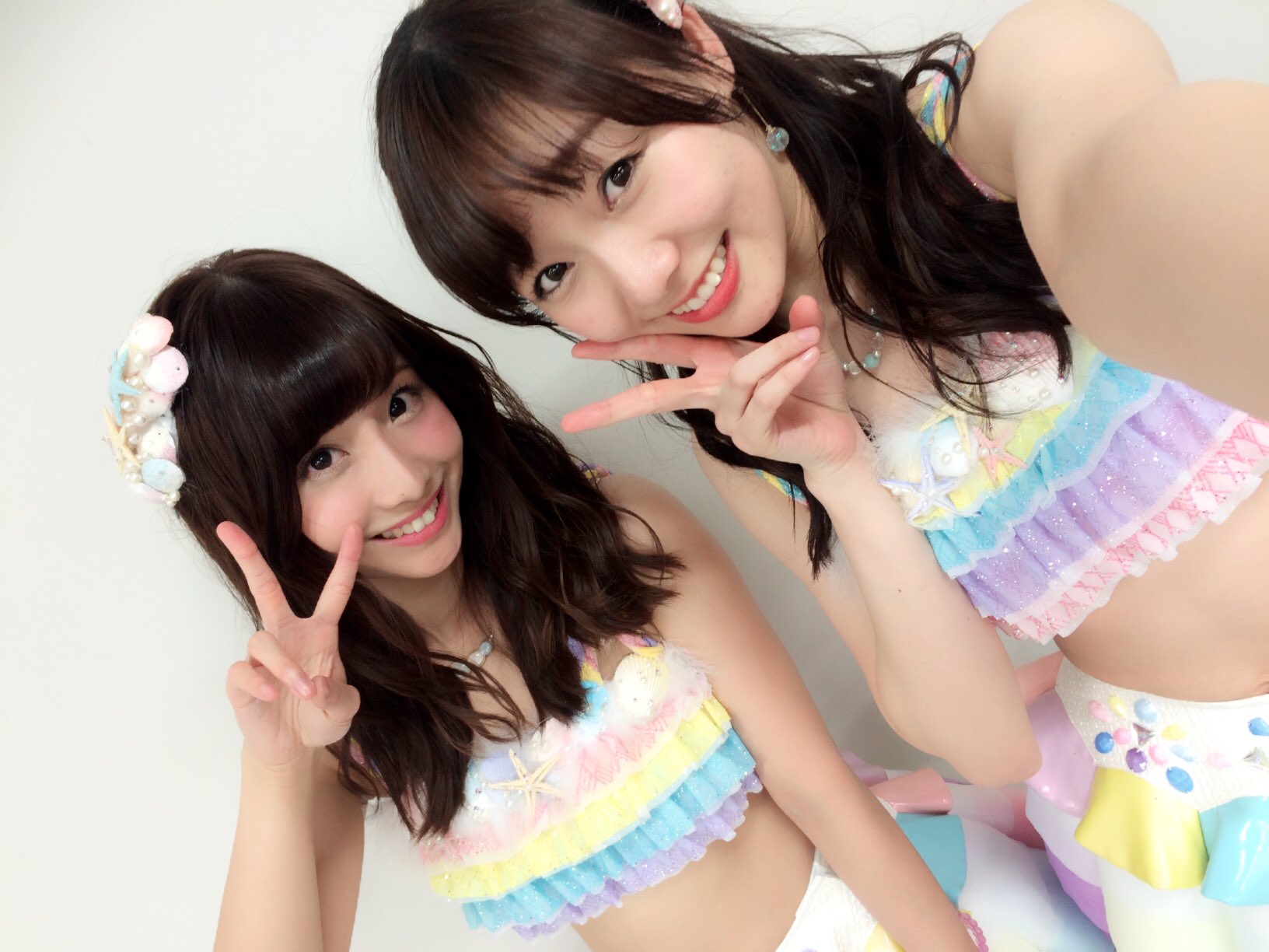 須田亜香里 Sur Twitter 柴田阿弥ちゃんが卒業発表しましたね ３年前から同じチームで お互い多くは語らなくても姿勢でいつも高め合ってきた仲だと思っているから 私自身不安もあります でも夢への思いが強い阿弥ちゃんだからこその道を全力で行けること願ってい