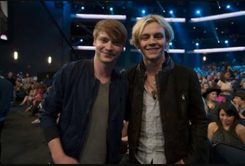 R5RosserForever's tweet photo. Ross + Calum = Coss π ...#CossManda ππ https://t.co/qmtbQKxTry