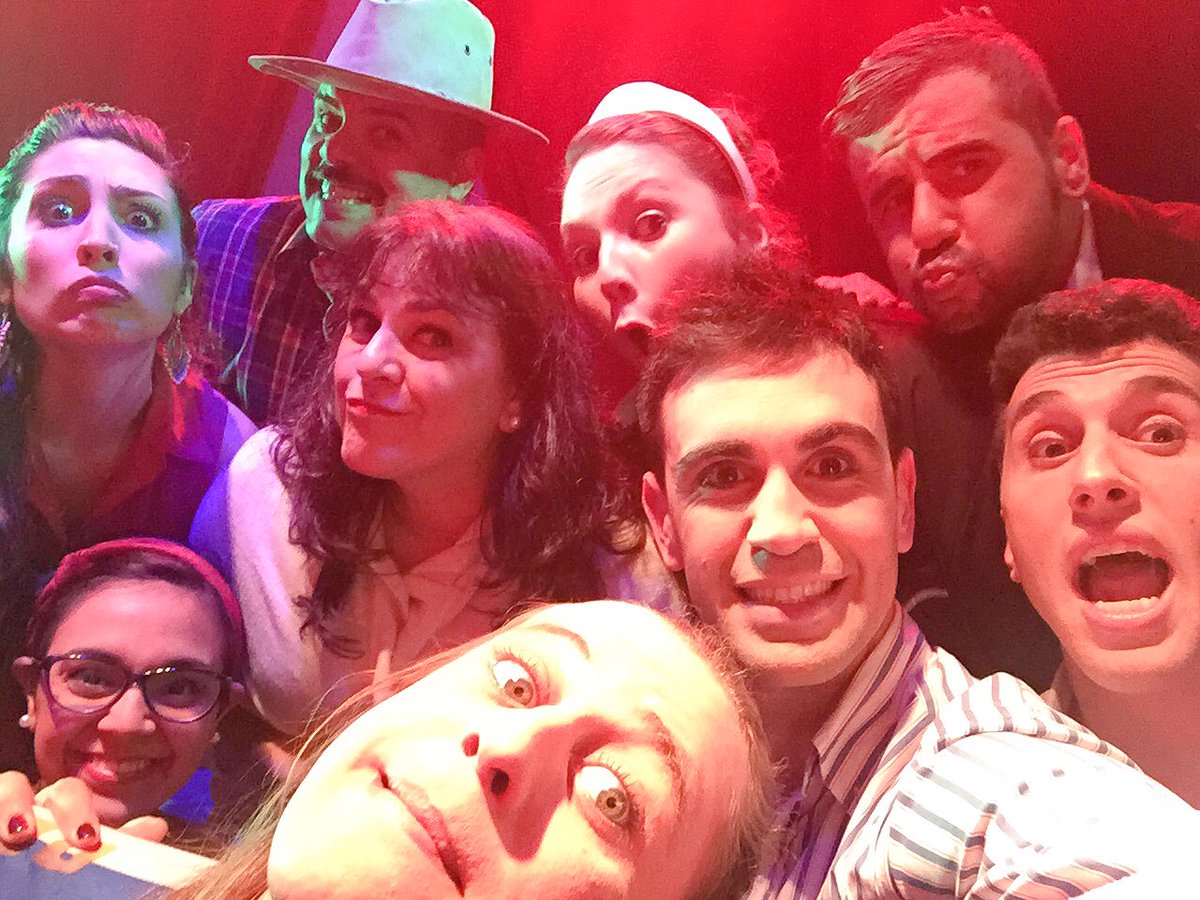 federicolynch's tweet photo. Hermosa funcion!!! Gracias por colmar una funcion mas !!! @TeatroD #LaTiadeCarlos #Exito2016 !!! #humor #comedia https://t.co/h5gOGzIRCu