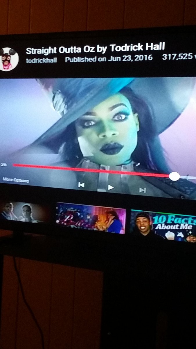 DayCassandra21's tweet photo. @todrick  watching this for the second time today!!!! 😍😍😍 You're so amazingly talented Toddy!!! And your gorgeous!!😍 https://t.co/KPZkruAd51