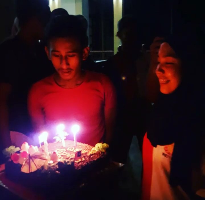 indybsmhg's tweet photo. And happy birthday to both of our exco , @moera96 and amirul arham 😘😘😘😘😘 We love you ngatngat hahahaa https://t.co/TOS9IftWu3