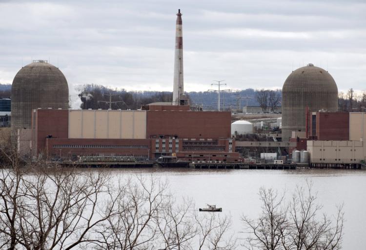 NYDailyNews's tweet photo. Faulty Indian Point pipe forces nuclear reactor shutdown — again https://t.co/U55FF4hHD8 https://t.co/1D3yycJcgb