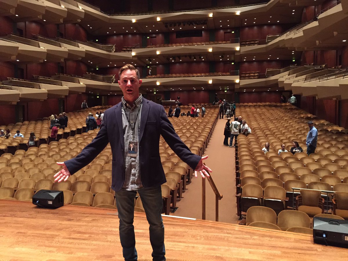 DougTcomedy's tweet image. Thanks @benaroyahall fabulous crowd @M_Carbonaro show!!!! #CarbonaroEffect Wait where are you all going.