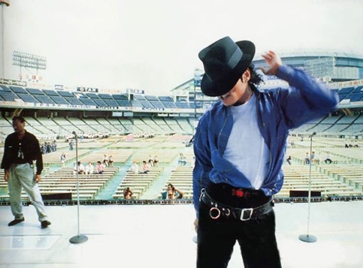 AzizaCollection's tweet image. "If you want to make the world a better place, take a look at yourself and make the change." 
.....7 years...