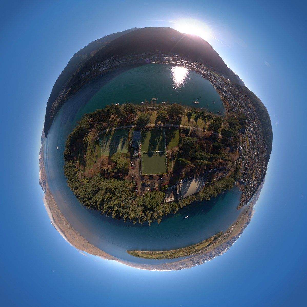 DroneworksNZ's tweet image. A beautiful winters day here in #queenstown #newzealand #droneworks #winterfest
