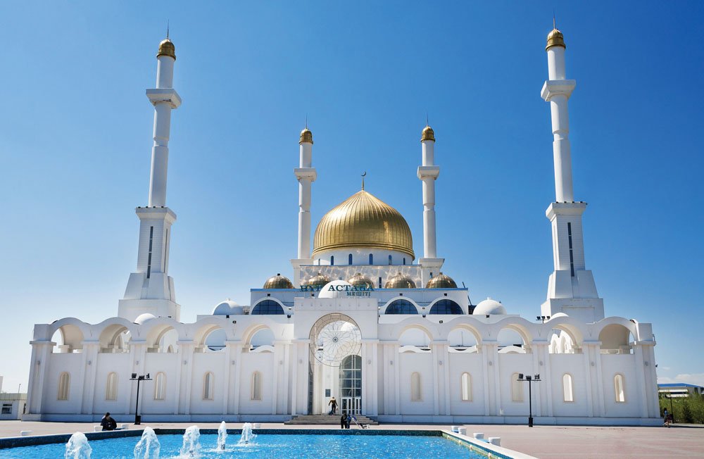 TrendesignMag's tweet photo. Travel across the Islamic world with us this Ramadan for these beautiful, unusual mosques: https://t.co/UqOskN2Tnh https://t.co/gxtCe10QTe
