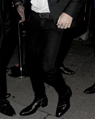 harryphotoss's tweet photo. harry + launch of annabel’s film (28.10.14) https://t.co/VkMZ1rrXbS