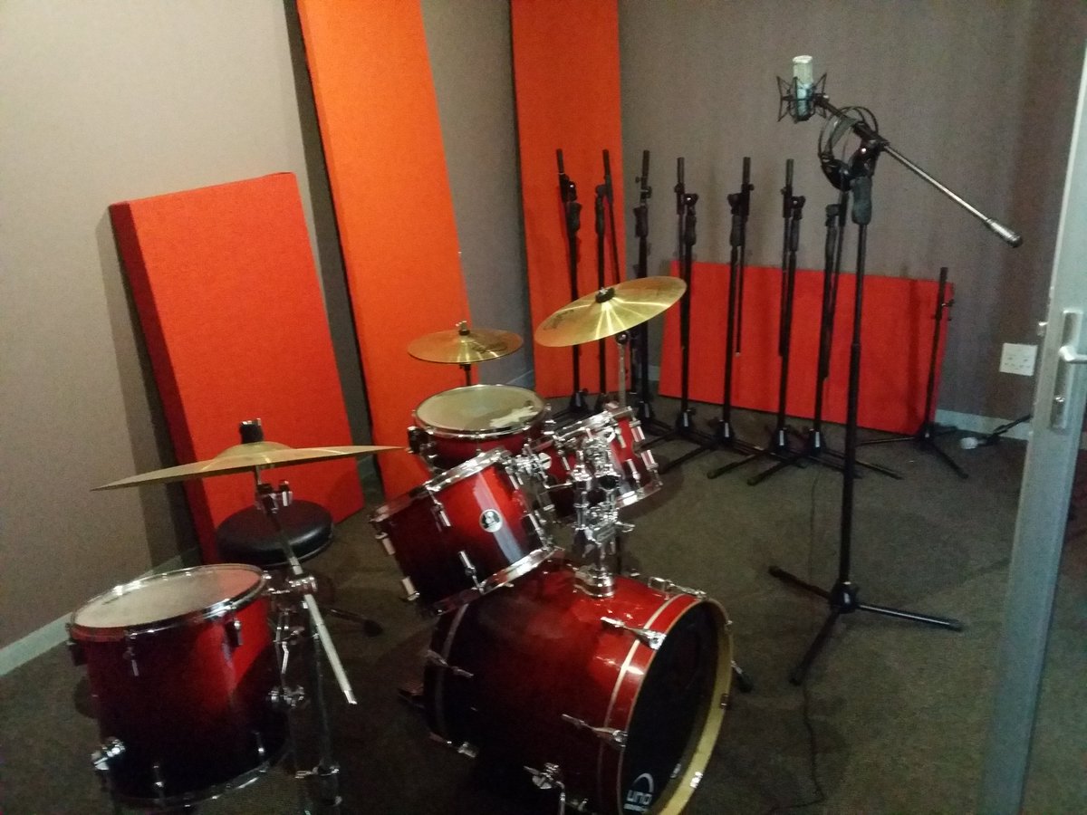 BlackWaterSa's tweet photo. Studio time for Black Water....... https://t.co/74KwoAsAEg
