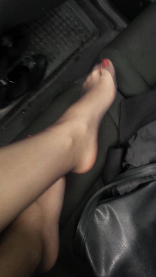 danutata70's tweet photo. I in car :P #pantyhose #nylon https://t.co/qlJ9CvviCn