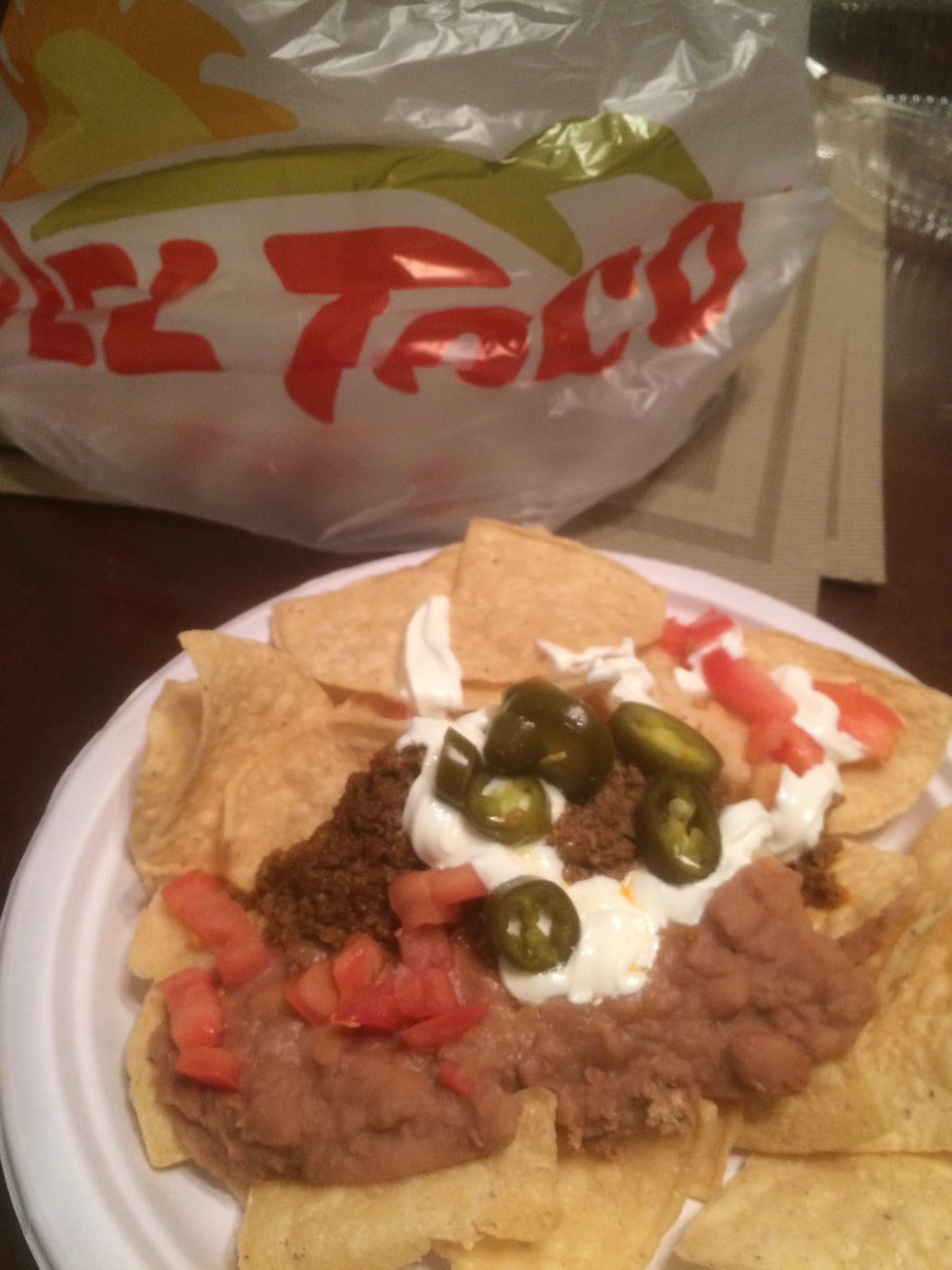ttv_aimeego's tweet photo. Seriously @DelTaco what is this? Poor grandma has no cheese. #wtfack #epicfail #disappointing #wheresthecheese https://t.co/b7RxuKqzHj