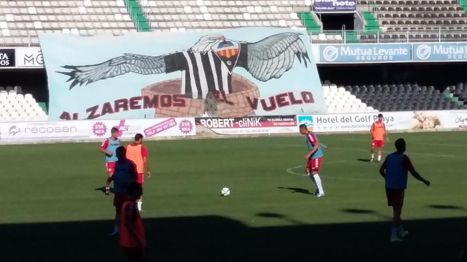 LineaAlbinegra's tweet photo. Entrenamiento del @CD_Castellon 
"ALZAREMOS EL VUELO" https://t.co/e242CqIfIn