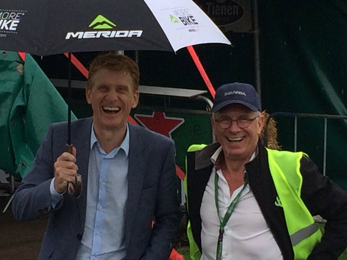 Burgemeester Marnix Bakermans aanwezig om startschot te geven. Samen met mede organisator Peter van Boekel.