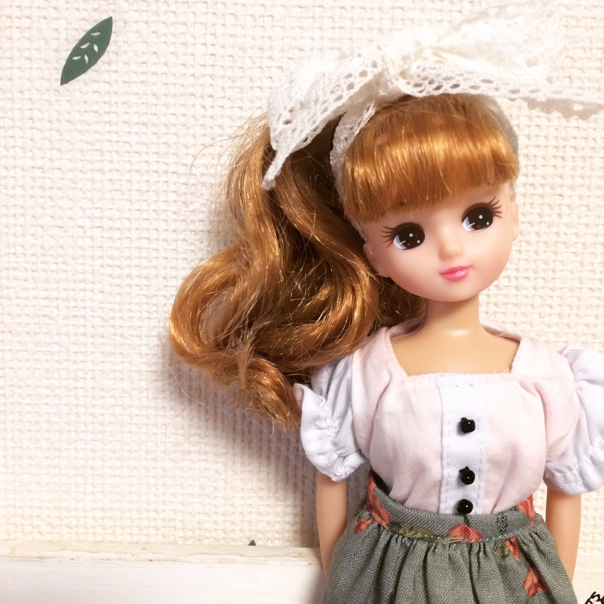 ルルン にかちゃんのボサボサ髪をシャンプーしてお湯パーマ そしてピュアニーモボディに変更しました ᵕ 800円の中古ちゃんもこうして手をかけるとどんどん愛着がわいてくる リカちゃん リカちゃん人形 リメイク T Co 3ico78mkrf