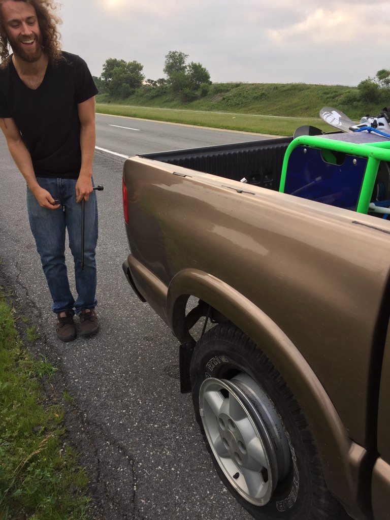 KrakenSports's tweet image. Tennessee or bust. Or bust. #thestuggleisreal