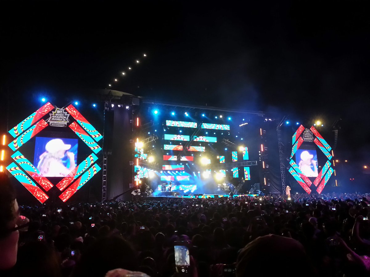 KaraJotic's tweet photo. #MTVMusicEvo #MTVMusicEvolution2016 @mtvasia https://t.co/RnOkVmcRj4