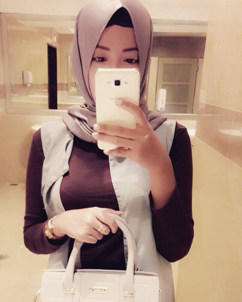 dessynitha95's tweet photo. Selamat siang#😁 https://t.co/BonR2vIbuC