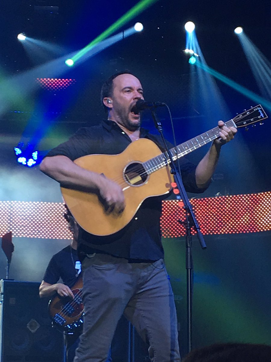 PhillySteph41's tweet photo. Can't decide which pic I like best, so take all 4! #dmbPhilly #dmb25 #DMBCamden https://t.co/FRFCAi5RHZ