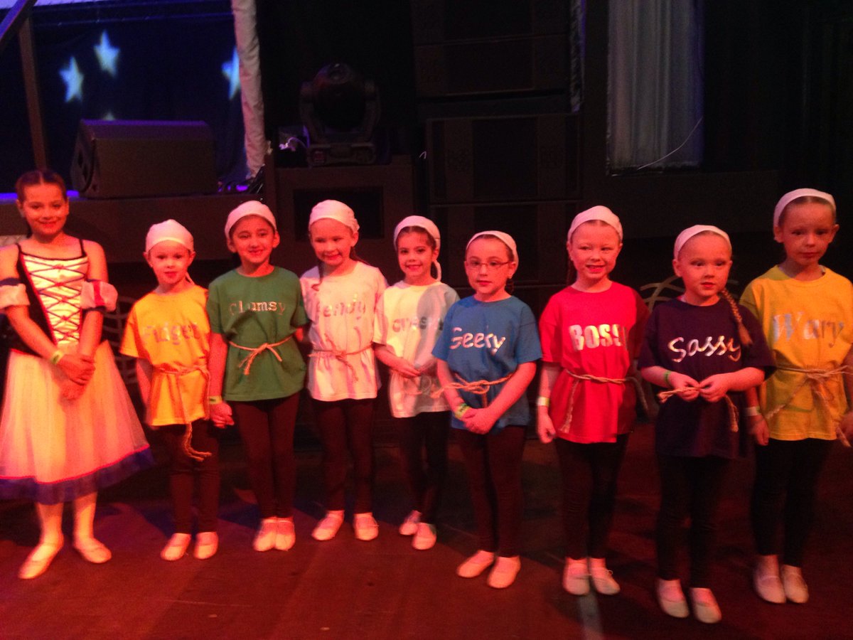 Sarahhurst1234's tweet photo. Good luck girls The Arts Academy Of Dance :D #DanceCaper @DanceCaper https://t.co/cgN96xj7AD