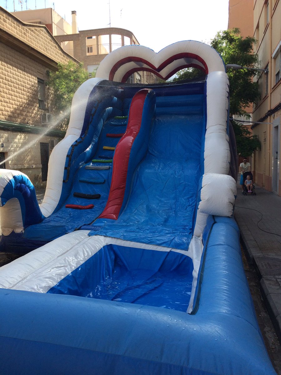 Comença la festa de l'aigua!! #fallaelcudol #sanjoan2016