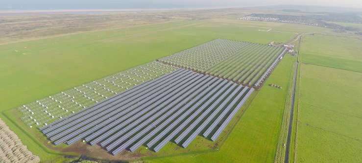 Grootste zonnepark van Nederland officieel geopend groenecourant.nl/zonne-energie/…