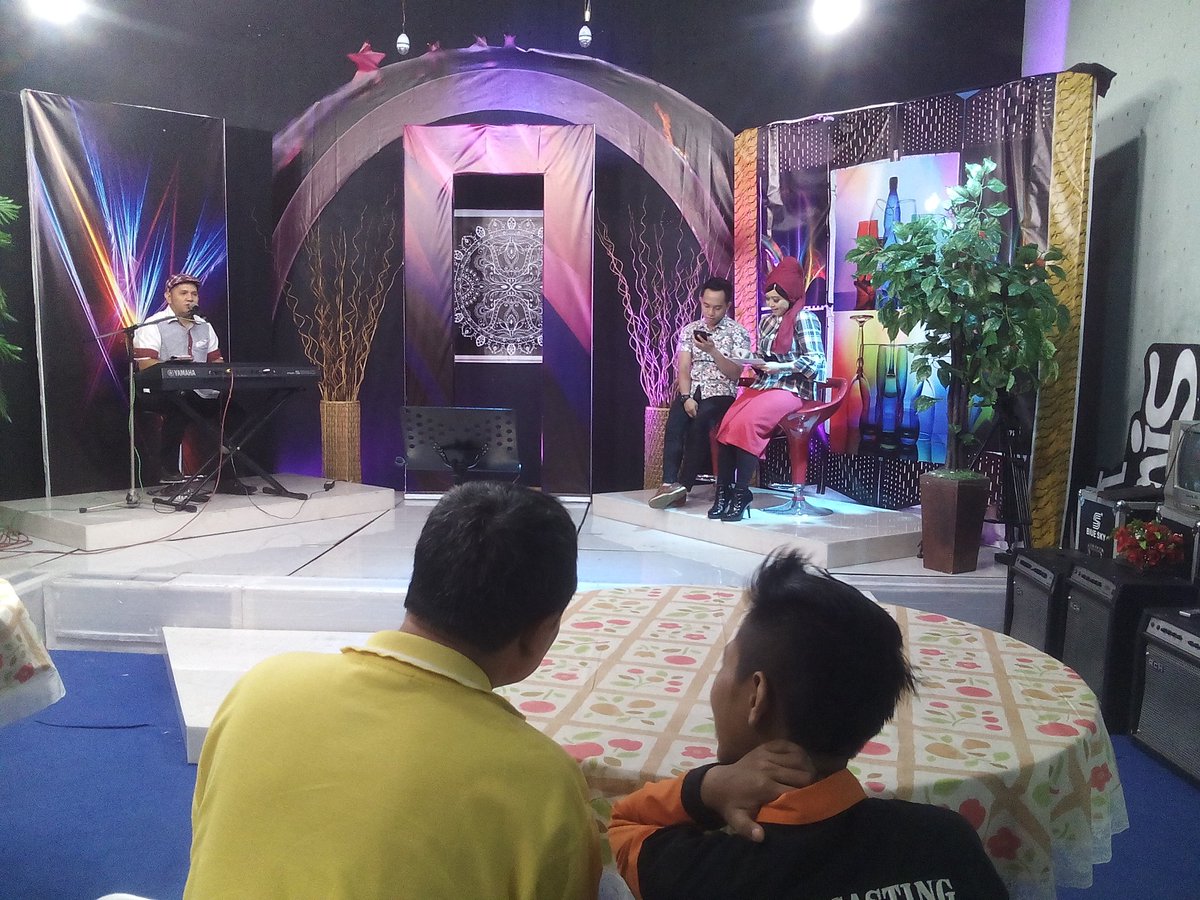 Yuk saksikan #Album70-90an #Live skrg #AyoNontonTvri