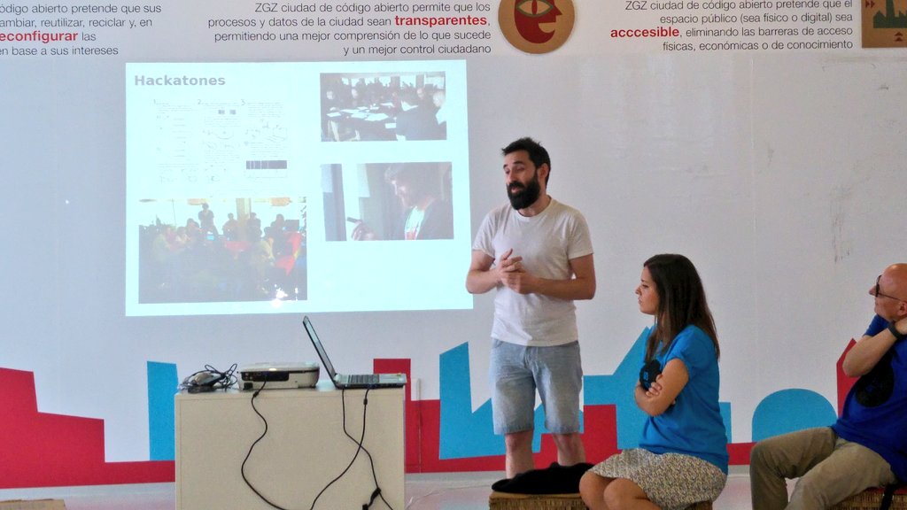 100ideasZgz's tweet photo. La fundacion @Ibercivis y @fCIRCE nos cuentan cómo se puede mejorar la ciudad gracias a la participacion ciudadana. https://t.co/N4WDKRNy1K