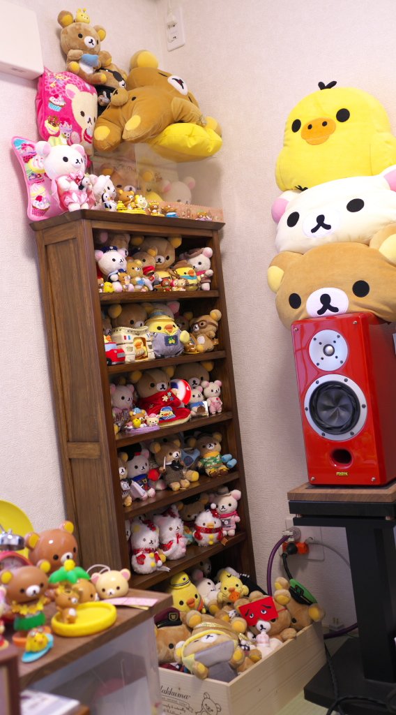 Takatan در توییتر リラックマぬいぐるみラックの状況 比較的最近のが多いです 今後ハイシェルフを加えて ここに並んでない子を置いたり こちらの並びの整理も徐々にしていきたいと思います