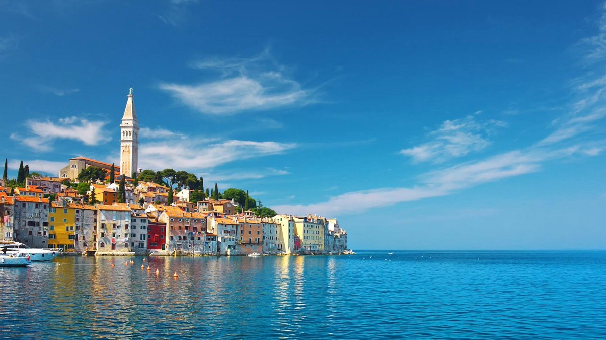 josipaudovicic's tweet photo. Sunny  day☀️☀️☀️🐬🐳🐟
Sretan dan drzavnosti!!!
#loverovinj #rovinjfm #summer #holiday #sun  #sea
#housemarijarovinj https://t.co/eFj74s0NvV