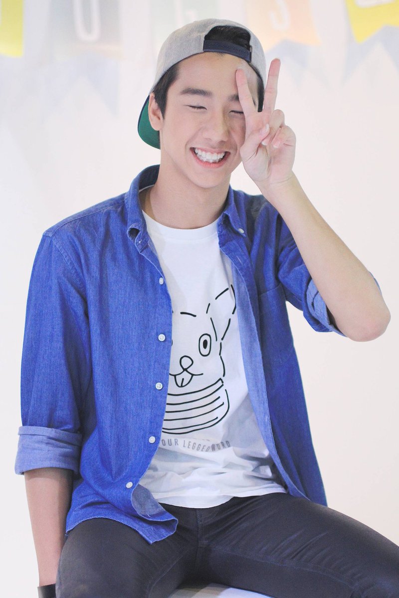 HBD นะครับบบ ขอให้ประสบความสำเร็จในทุกๆเรื่องนะ :)) <a href="/Peponutchapan/">Nutchapan P. 🦊</a>