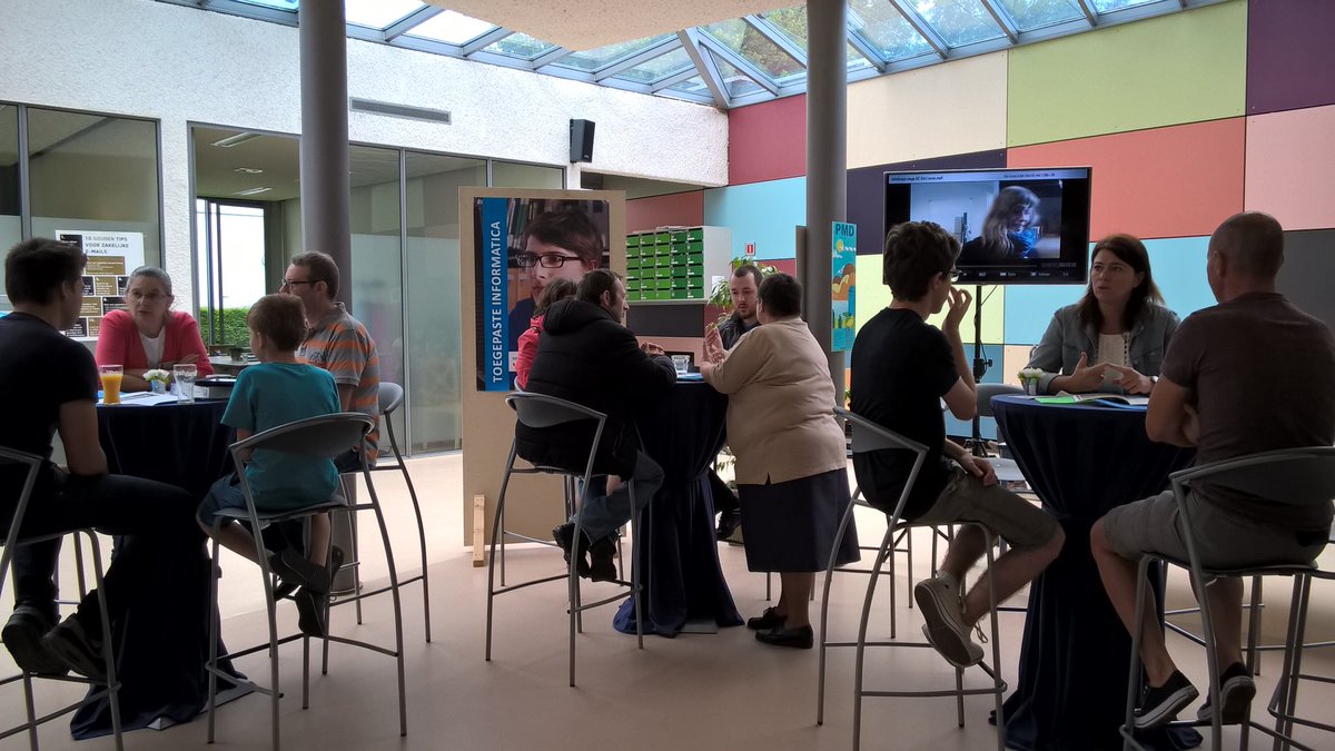 martine_va's tweet image. Gezellige drukte @HoGentFBO #ToegepasteInformatica @campus Aalst