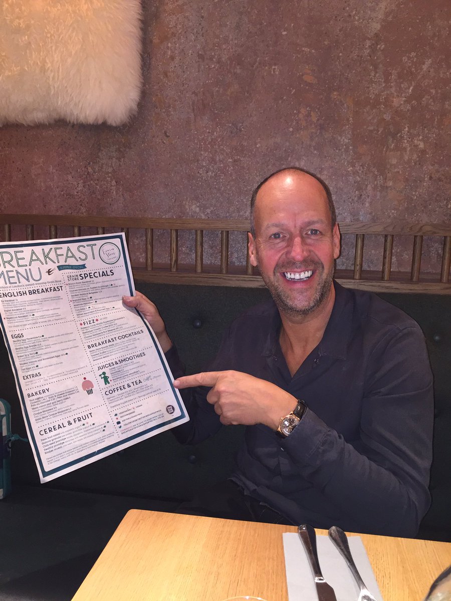 Chef now smilin after being stuck at gatwick nearly 24 hours! Best place to eat! <a href="/Bruno_Loubet/">Bruno Loubet</a> <a href="/DeliciousKirby/">Delicious_Kirby</a>