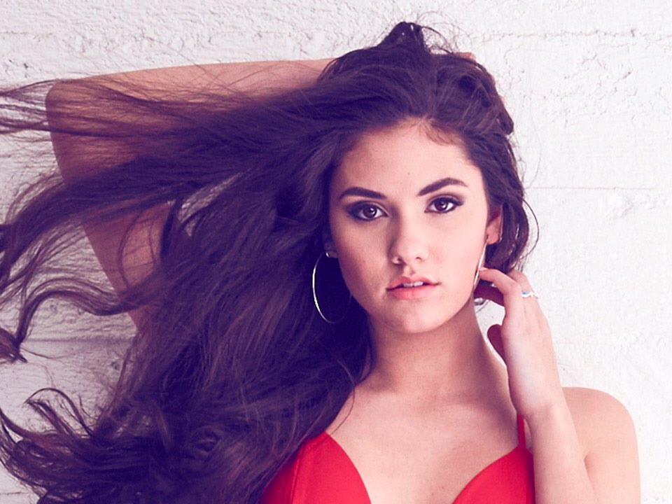 GOD ronni hawk looks so much like a mix between Selena Gomez n Nina dobrev....