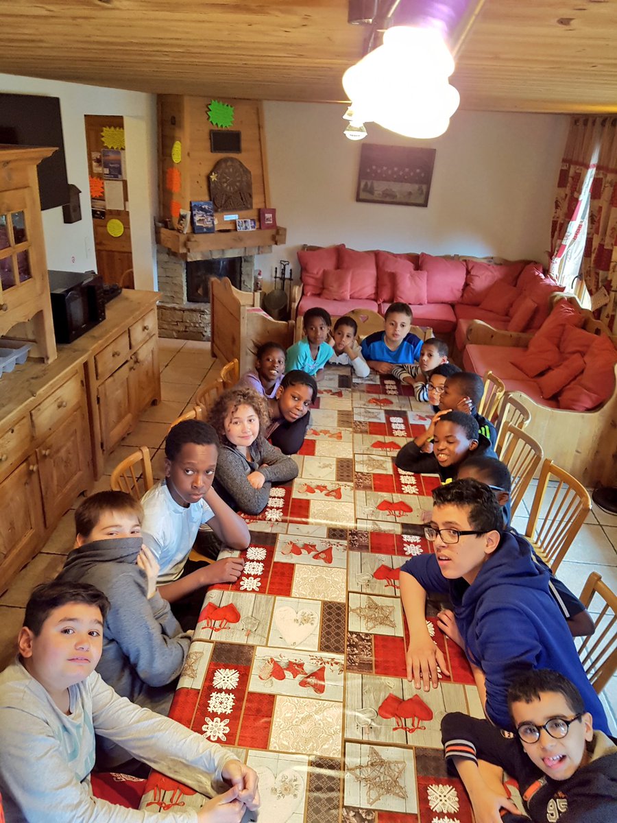 Pour quelques jours (21-24/04/16), ces gamins de Paris sont devenus montagnards ! Ici à Châtel, en Haute-Savoie 🏙➡️🏔