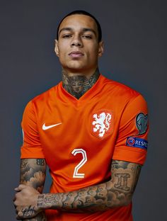 Arsène's 🎈 on Twitter: van der Wiel, Fenerbahce's new RB https://t.co/FFRqg20UTt" / Twitter