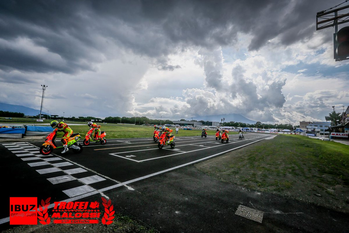 MalossiSpa's tweet photo. 🏁#trofeimalossi 🏁 Ready to go with the 4th national race in Modena. LIVESTREAMING here ➠ https://t.co/7jsplCv2Jv https://t.co/9SEdS9zh28