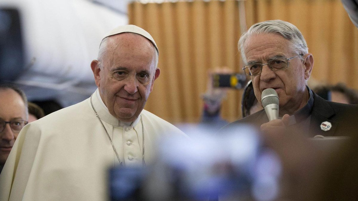 LANACION's tweet photo. El Papa Francisco, en Armenia: "Rezo con el dolor en el corazón para que nunca más haya ... https://t.co/ca5Mhfayg6 https://t.co/63V0O1Vgu7