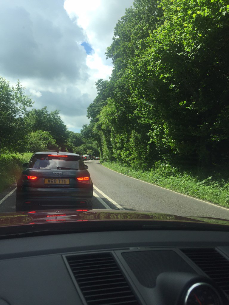 Haras_Wilson's tweet photo. @fosgoodwood this traffic is not fun!! What is A 15 min journey, I have been travelling for over 1.5 hours. So far.. https://t.co/sxouzdBCHq