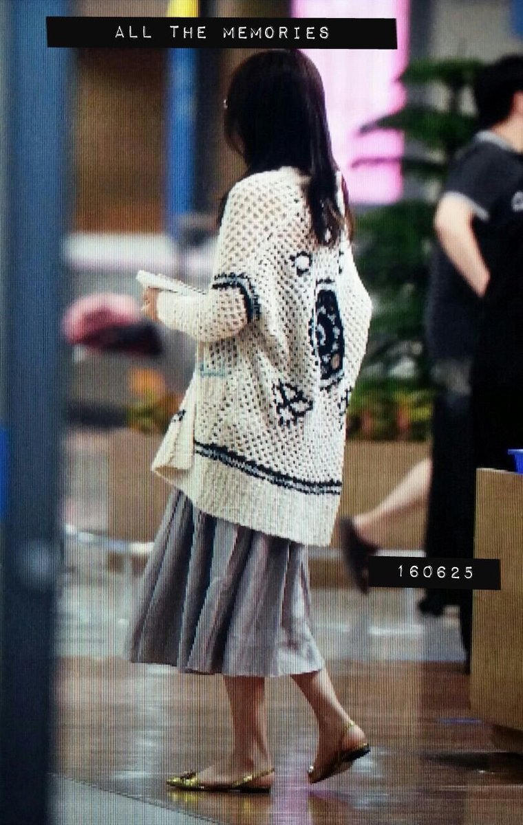 AllForNaeun's tweet photo. 160625 #Apink #Naeun (@Apinksne) arriving Incheon Airport © AllTheMemories https://t.co/JNiFrRZzbE