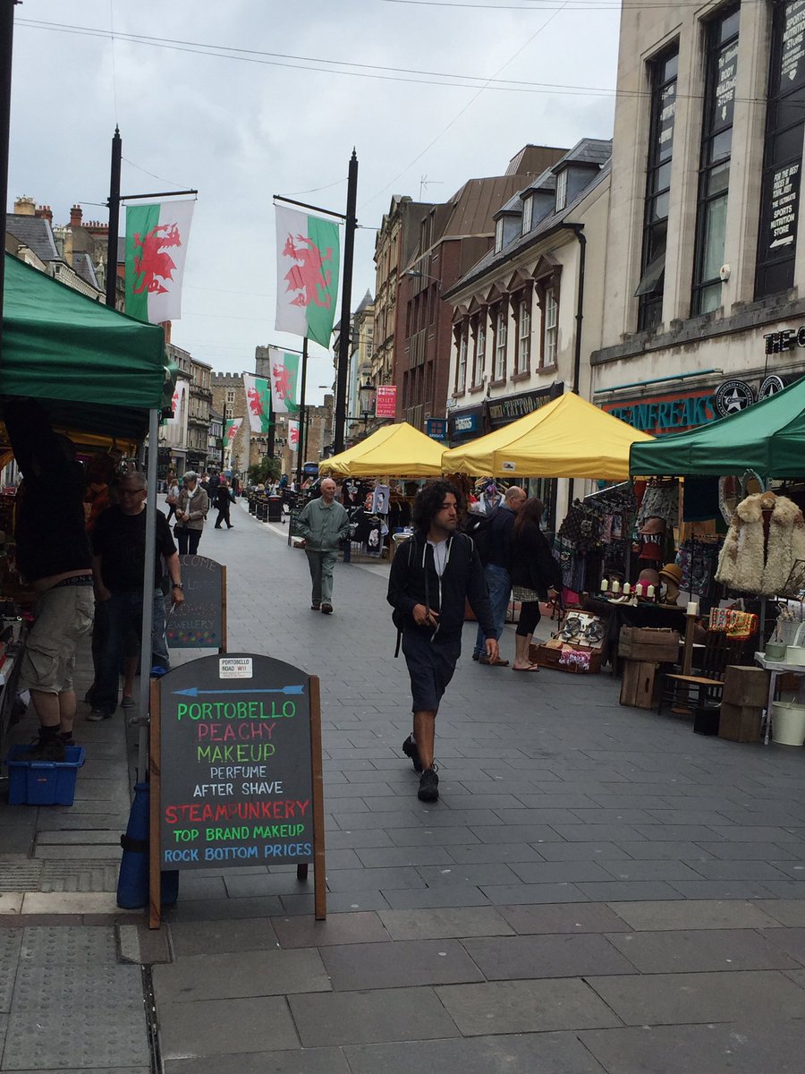 StMaryStMarket's tweet photo. It's Saturday! We're here till 5 #vintage #streetfood #officialmerch #fairtrade #steampunk  #shoplocalwales https://t.co/l9Ffaikwjp