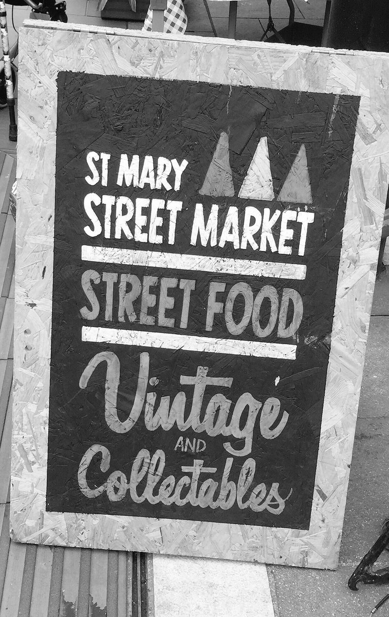 StMaryStMarket's tweet photo. It's Saturday! We're here till 5 #vintage #streetfood #officialmerch #fairtrade #steampunk  #shoplocalwales https://t.co/l9Ffaikwjp