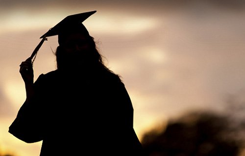 gradbridge's tweet image. Are you planning for life after #graduation? Check out our latest blog on what to do next... ow.ly/uACM301AVJe
