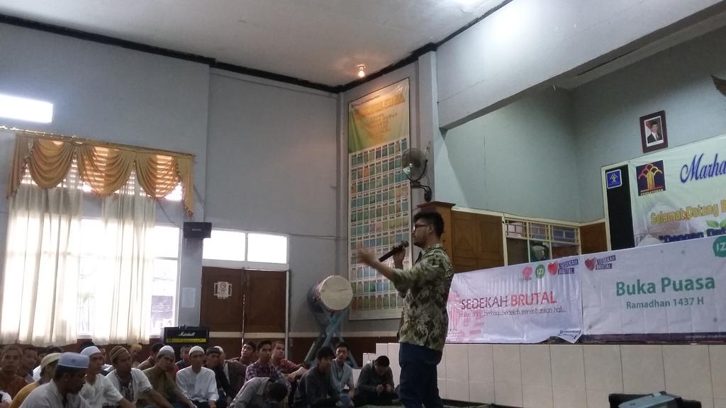 Alhamdulillah,Tim Sedekah Brutal bekerja sama dgn <a href="/flohope_ID/">FloHope Indonesia</a> &amp; IZI hadir di Lapas Paledang, Bogor berbuka bersama