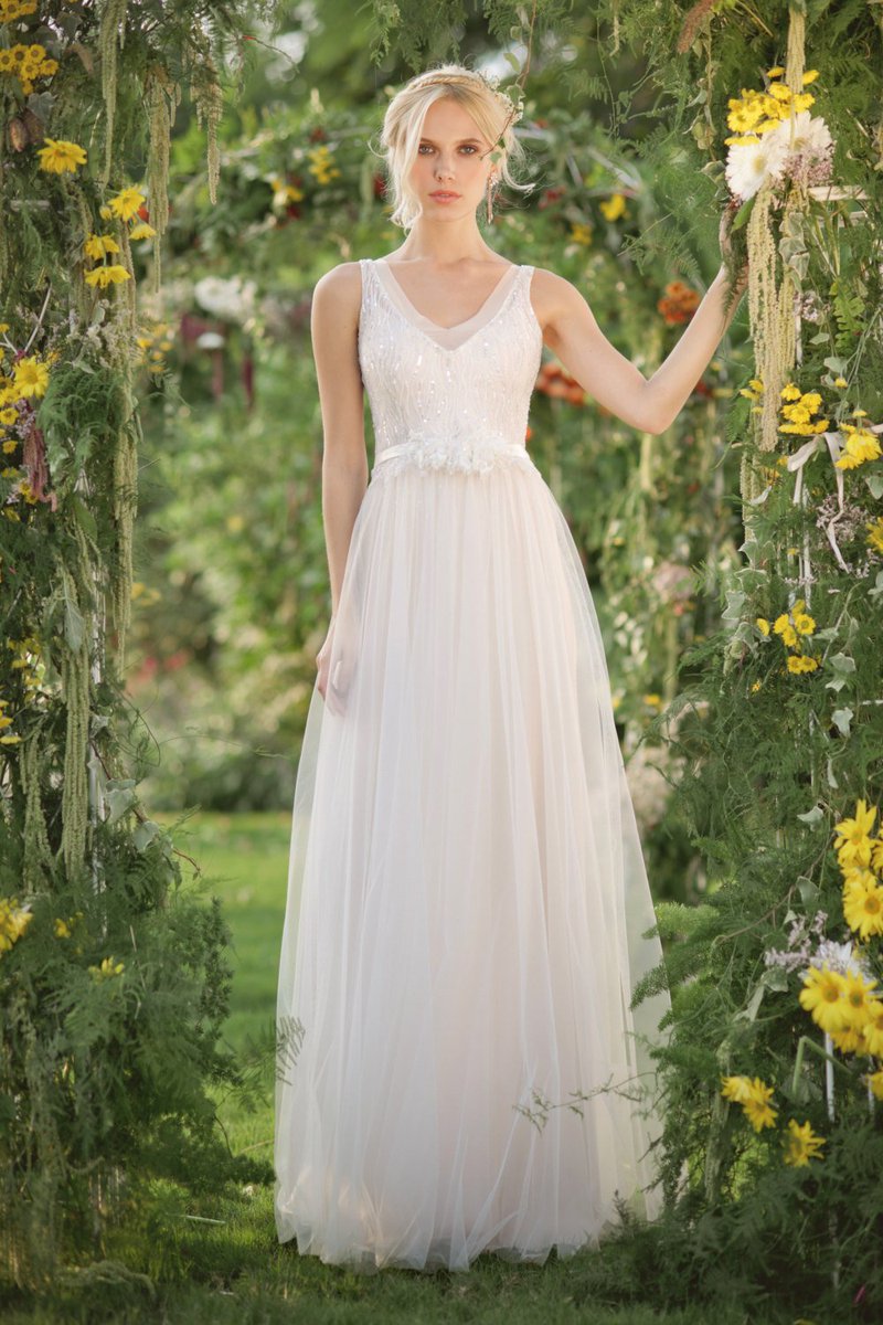 YoavRish's tweet photo. ZOOEY GOWN Sparkly, powder, fairy wedding dress , stunning we… https://t.co/iU4L3s9Hr9 #MyNewTag #CreamWeddingsDress https://t.co/8DORrNDoxe