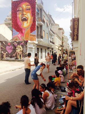 ArtInProgress11's tweet photo. #StreetArtFestival #Patras #ArtInProgress οι μαθητές 
των εργαστηρίων, ξεναγήθηκαν στα καινούργια graffiti της πόλης https://t.co/gbXi9YBLi6