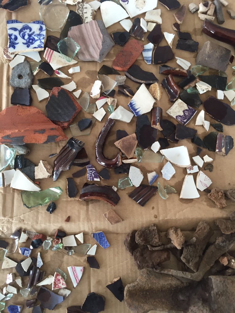 CLICprojectND's tweet image. Washing artifacts! One of our favorite days!!! Come visit and see the artifacts at the Doonmore!