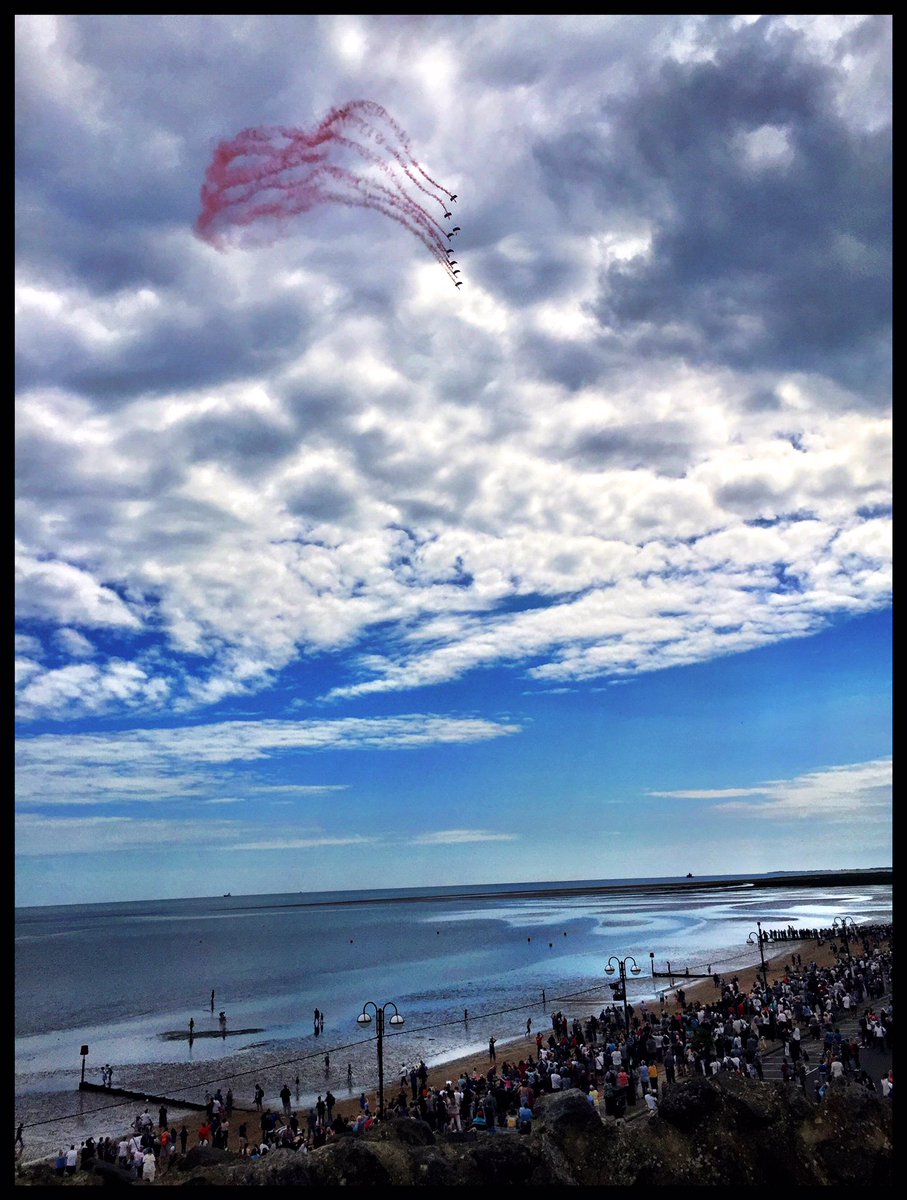 Simonlusii's tweet photo. Oh hey there @RAFFalcons thanks for dropping in @bfbs @RoyalAirForce @ArmedForcesDay @Forces_TV https://t.co/0YUHLiXrub