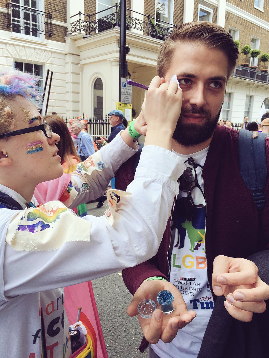 bvlgbt's tweet photo. Getting glitter-fied before the parade #Pride2016 #londonpride #LoveWins #bvlgbt https://t.co/VyrgFKULV1