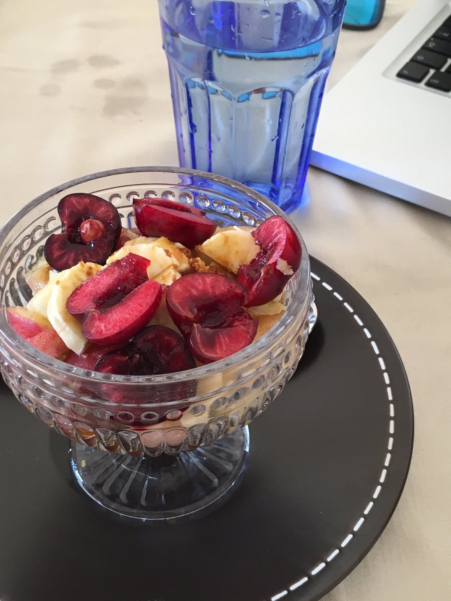 Canelayjazmin's tweet photo. Cerezas, la fruta depurativa @lavanguardia https://t.co/PLLSGdhacx #FelizSabado #FelizDia #AGastroB https://t.co/m7LBNnB41X