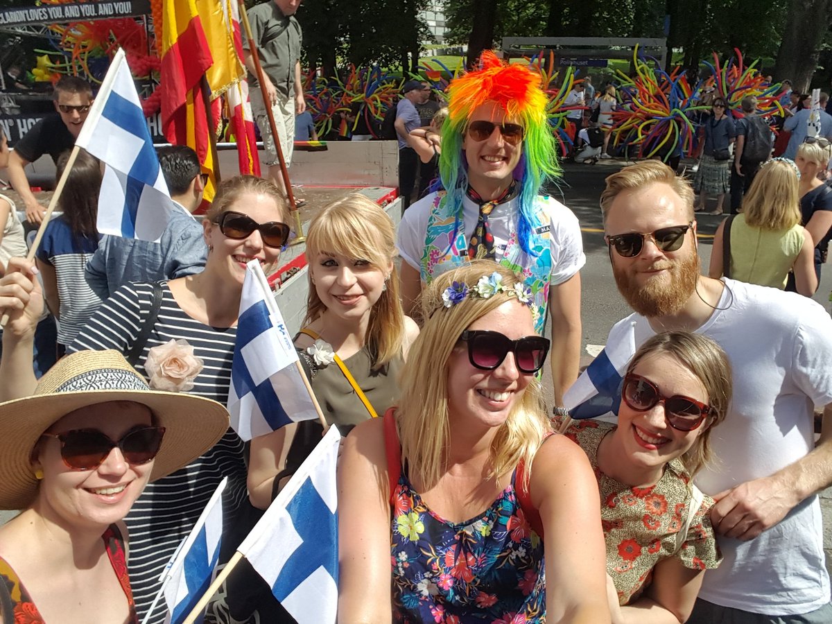 Huhtaka's tweet photo. Vi er klare for @OsloPride #osloprideint #Finland #diplomati https://t.co/R5ZMLwXeJ8
